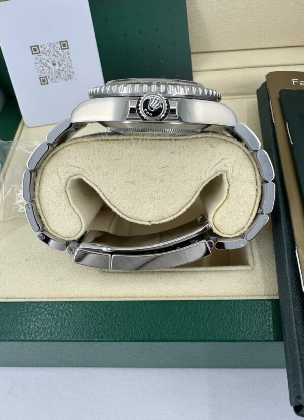 Rolex Sea-Dweller - Image 4